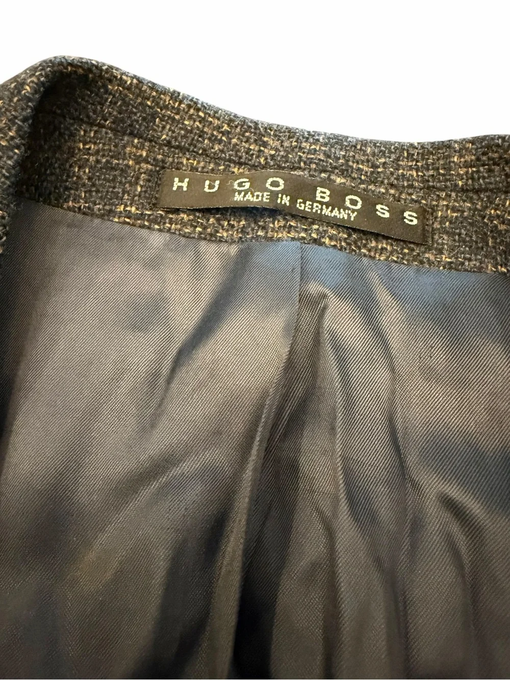 Vintage Hugo Boss Classic Blazer 94% Pure Virgin Wool 40R Blue Check Saks 5th Av